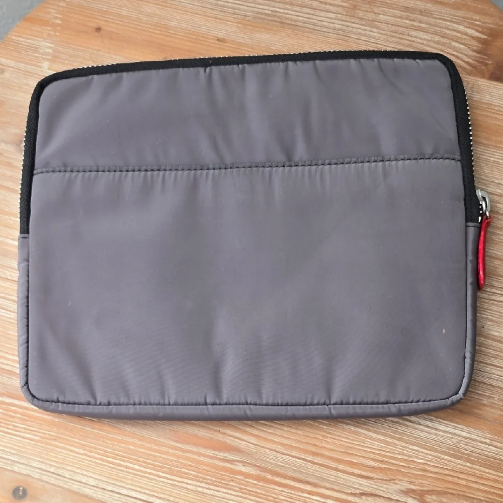 Brighton Fashionista Tablet Sleeve - Cream and Gray